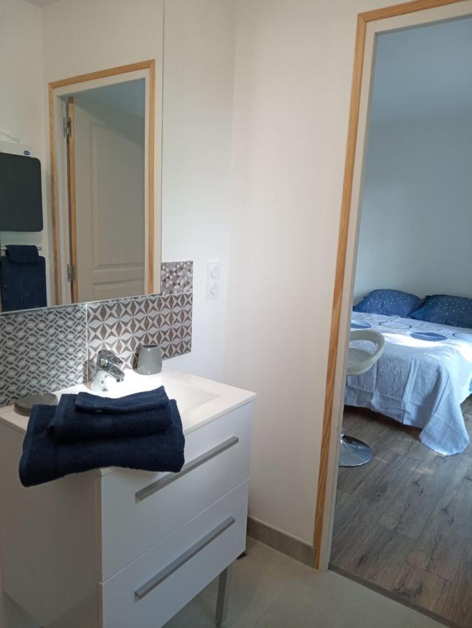 Chambre Au Calme Entouree Par La Nature. Saint-Leon-sur-Vezere Exterior photo